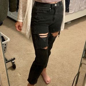 AMERICAN EAGLE MOM JEANS